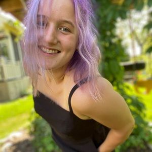 Meet your Posher, Emily